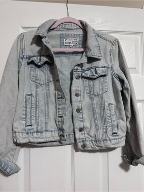 Stoosh Light Wash Denim Jean Jacket in Light Blue